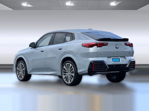 New 2026 BMW X2 xDrive28i w/ Technology Package image 3