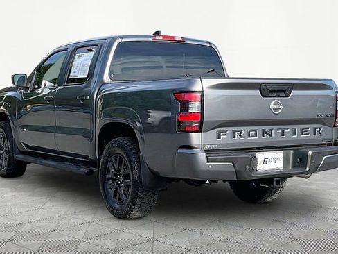 Used 2023 Nissan Frontier SV w/ Midnight Edition Package AWD/4WD image 4