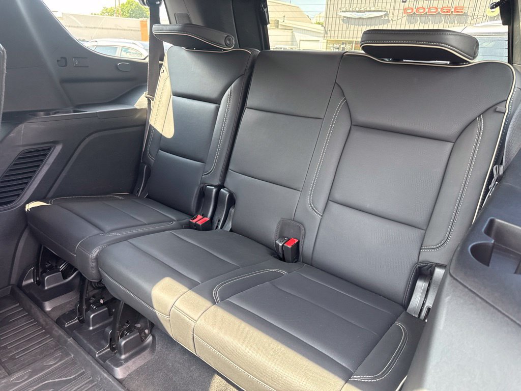 Used 2022 GMC Yukon SLT w/ SLT Luxury Package AWD/4WD image 11
