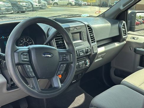Used 2016 Ford F150 XLT AWD/4WD image 12