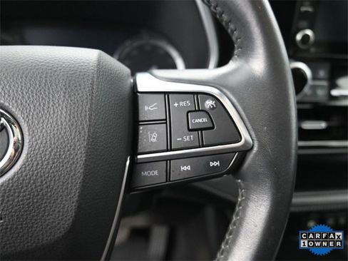 Used 2021 Toyota Highlander XSE image 16