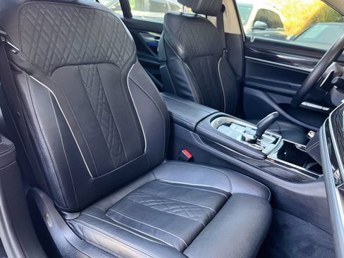 Used 2018 BMW M760i xDrive w/ Luxury Rear Seating Package AWD/4WD image 71