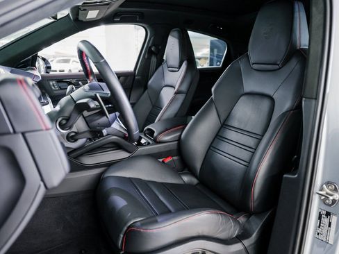 Certified 2025 Porsche Cayenne GTS image 5