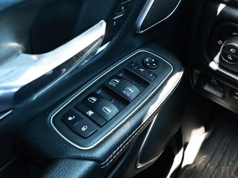 Used 2022 RAM 1500 Laramie AWD/4WD image 22