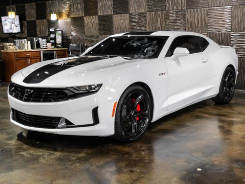 Used 2022 Chevrolet Camaro LT w/ RS Package RWD image 7