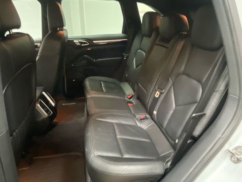 Used 2014 Porsche Cayenne AWD/4WD image 30