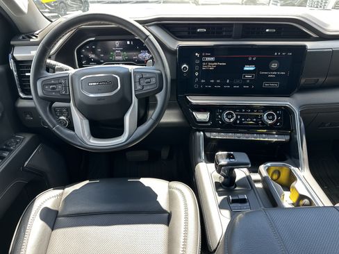 Used 2023 GMC Sierra 1500 Denali w/ Denali Reserve Package AWD/4WD image 16