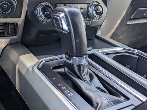 Used 2020 Ford F150 Lariat w/ Equipment Group 502A Luxury AWD/4WD image 35