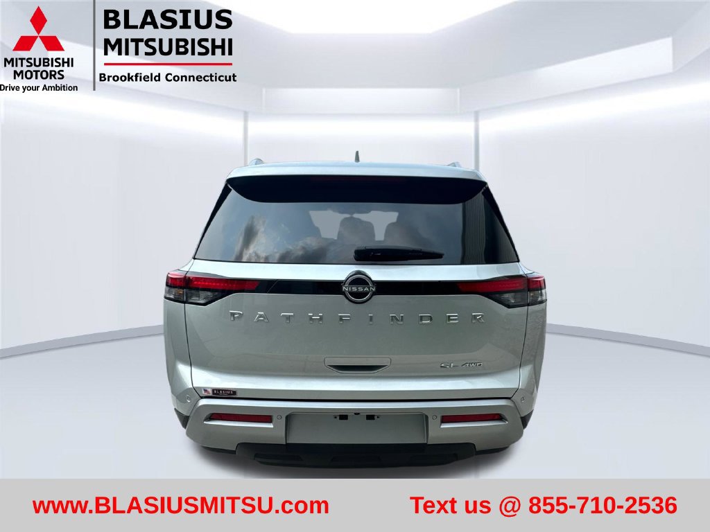 Used 2025 Nissan Pathfinder SL AWD/4WD image 8