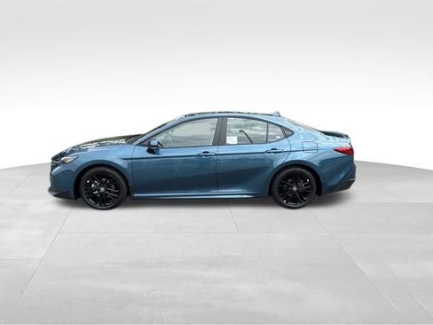 New 2026 Toyota Camry SE image 2