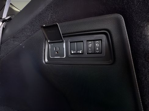 Used 2025 Cadillac Escalade Sport w/ Touring Package AWD/4WD image 28
