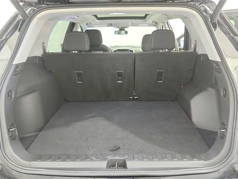 Used 2022 GMC Terrain SLE w/ Driver Convenience Package AWD/4WD image 19