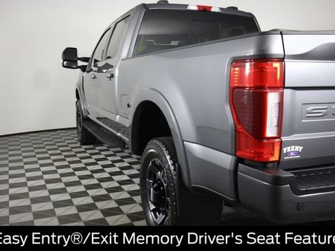 Used 2022 Ford F350 Lariat w/ Tremor Off-Road Package AWD/4WD image 30