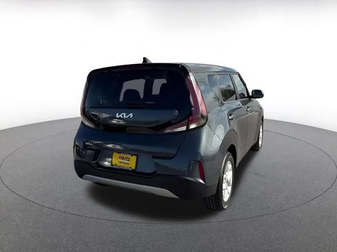 Used 2025 Kia Soul LX w/ LX Technology Package FWD image 11