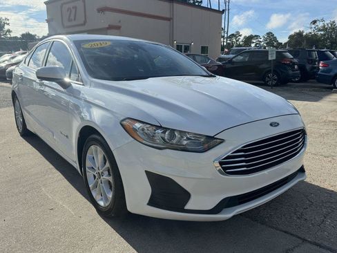 Used 2019 Ford Fusion SE FWD image 3