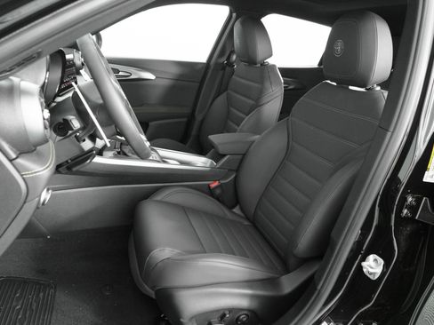 New 2025 Alfa Romeo Tonale w/ Premium Package AWD/4WD image 17