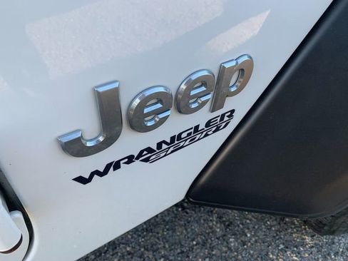 Used 2021 Jeep Wrangler Sport AWD/4WD image 4