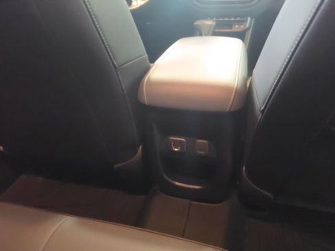 Used 2021 Chevrolet Colorado Z71 AWD/4WD image 15