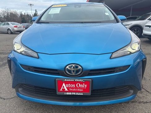 Used 2022 Toyota Prius LE image 2