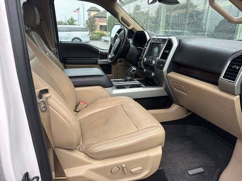 Used 2017 Ford F150 Lariat w/ Equipment Group 502A Luxury AWD/4WD image 5