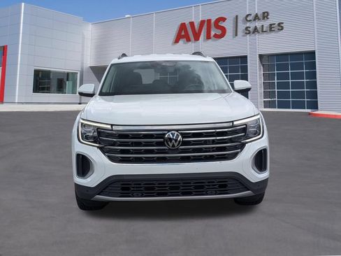 Used 2025 Volkswagen Atlas SE FWD image 2