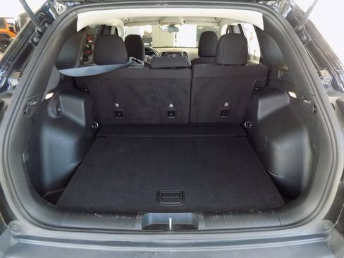 Used 2019 Jeep Cherokee Latitude w/ Popular Appearance Group image 20