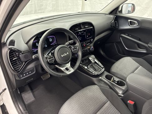 Certified 2023 Kia Soul EX FWD image 13