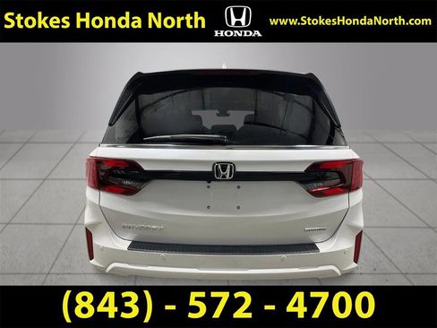 New 2026 Honda Odyssey Touring image 5