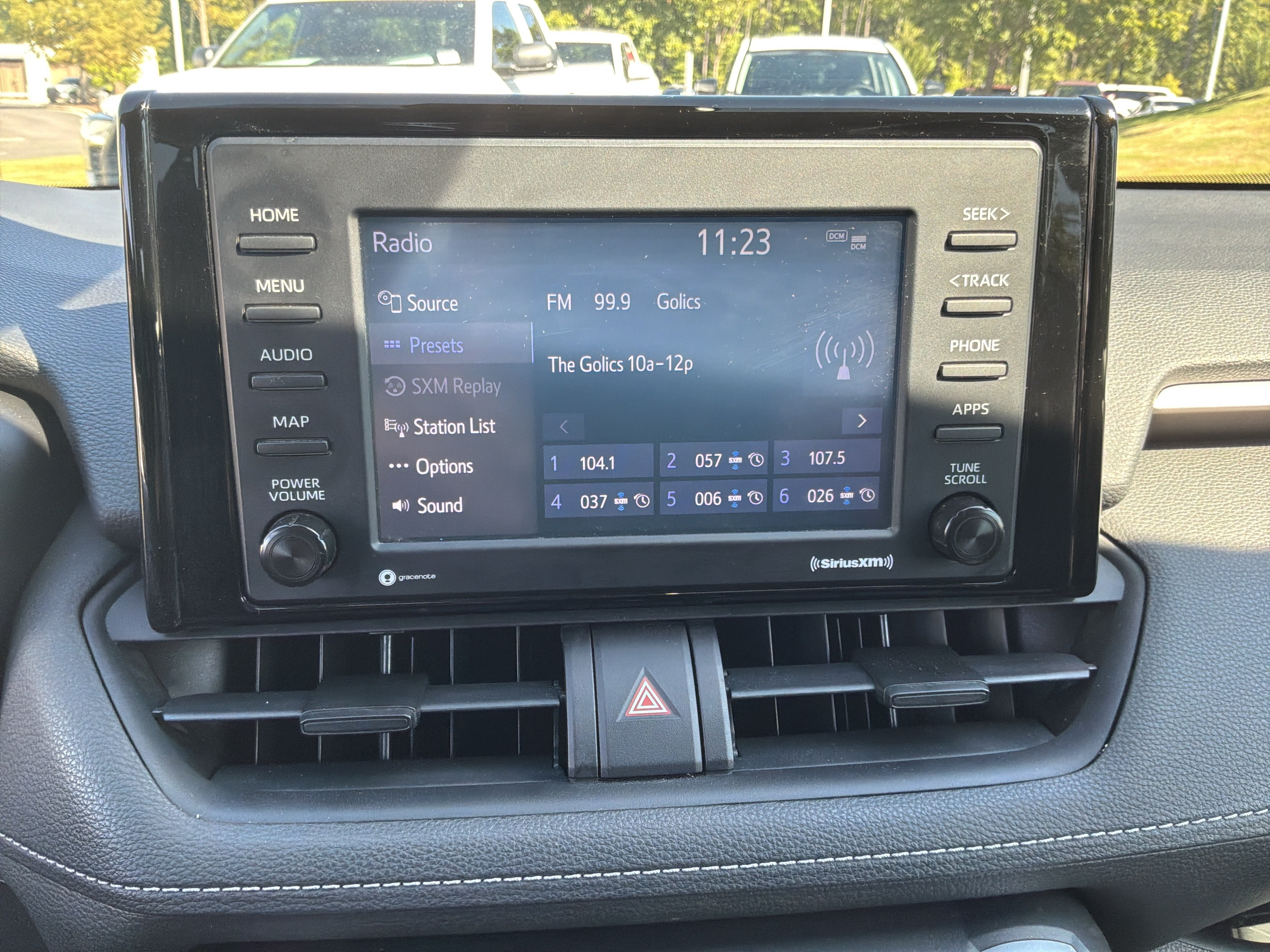 Used 2021 Toyota RAV4 LE AWD/4WD image 23