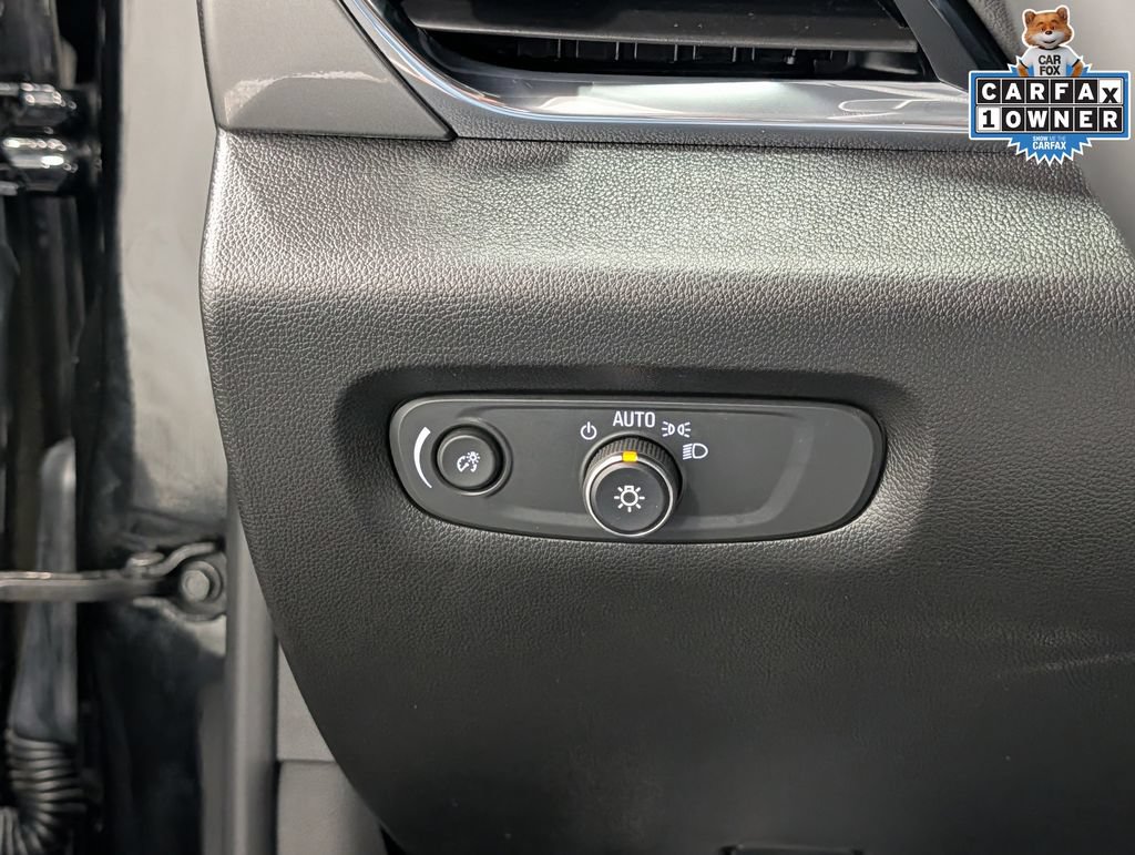 Used 2023 Chevrolet Traverse LT FWD image 22