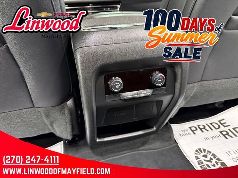 Used 2026 Chevrolet Traverse LT FWD image 23