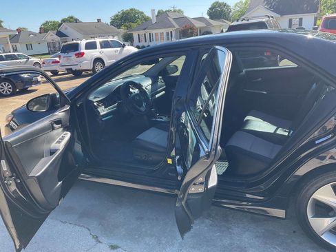 Used 2014 Toyota Camry SE w/ Moonroof Package FWD image 10