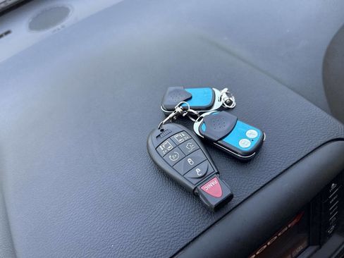 Used 2019 Dodge Grand Caravan SXT w/ Blacktop Package image 28