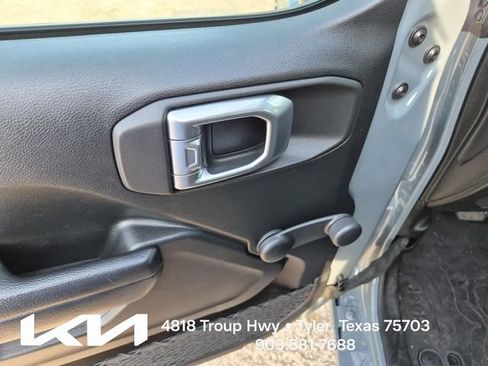 Used 2024 Jeep Wrangler Unlimited Sport AWD/4WD image 19