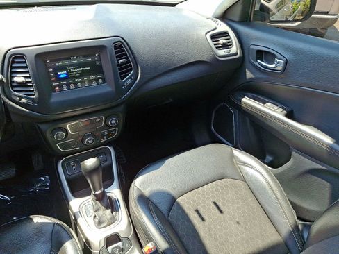 Used 2020 Jeep Compass Latitude w/ Popular Equipment Group FWD image 11