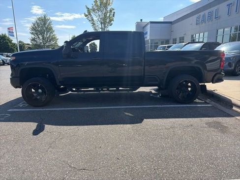 Used 2024 Chevrolet Silverado 2500 Custom w/ Custom Value Package AWD/4WD image 2