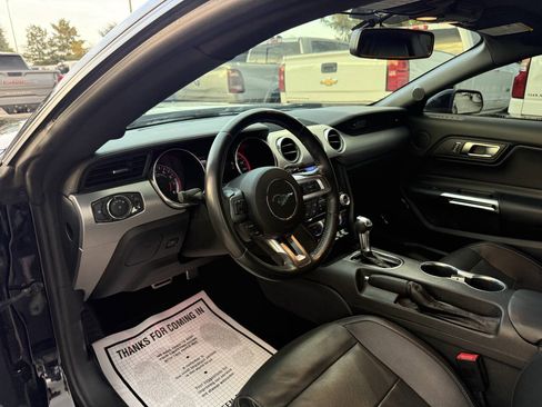 Used 2020 Ford Mustang Premium RWD image 6