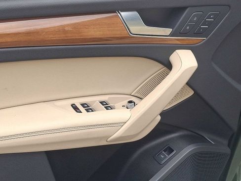 Certified 2025 Audi Q5 2.0T Premium Plus w/ Premium Plus Package image 10