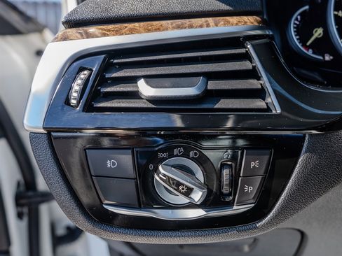 Used 2017 BMW 540i image 18