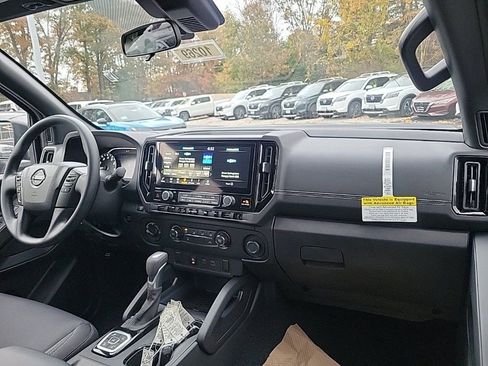 Used 2026 Nissan Frontier SV w/ Tow Package image 14