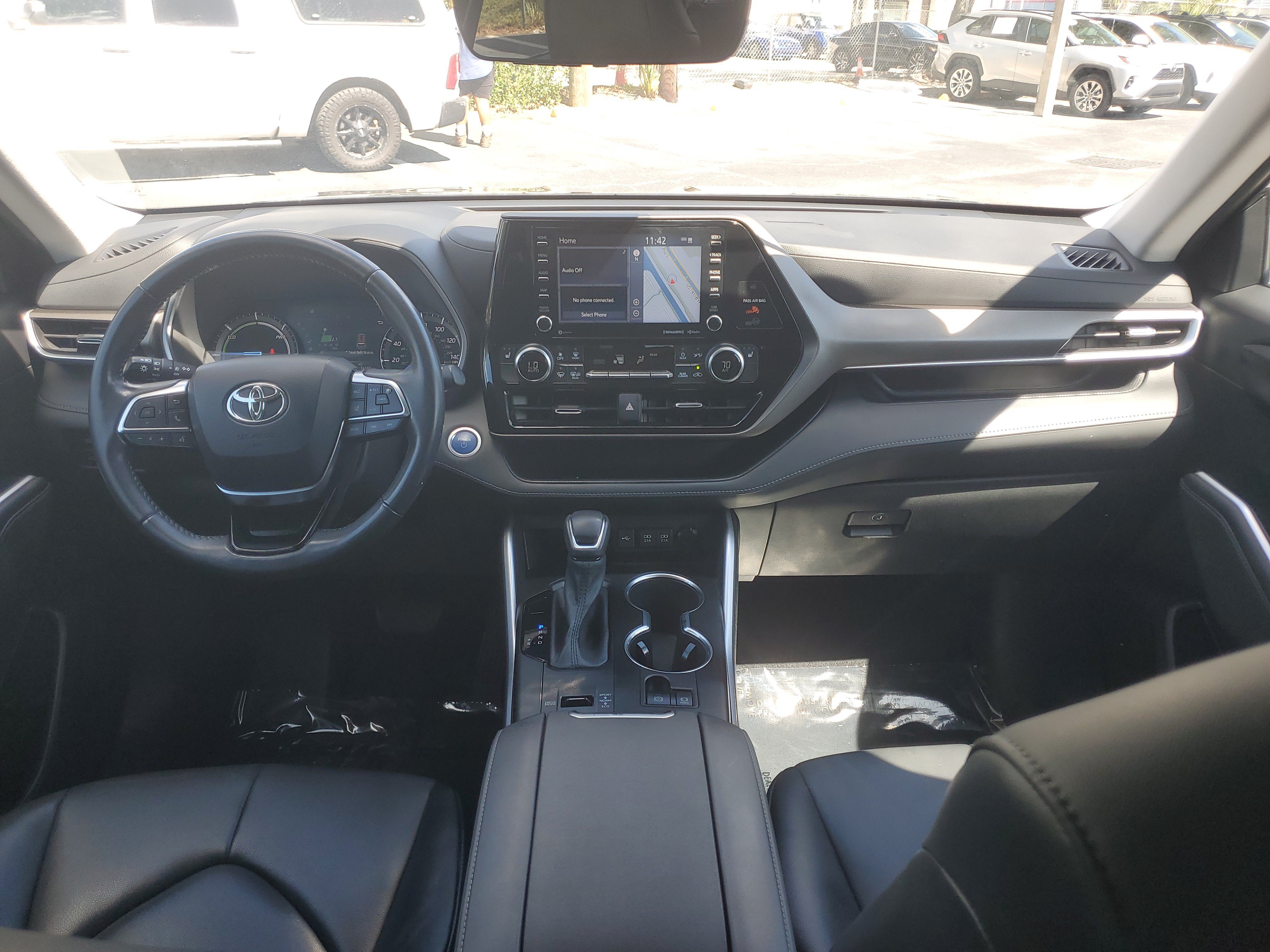 Certified 2021 Toyota Highlander XLE AWD/4WD image 20