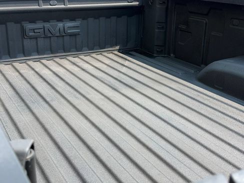 Used 2022 GMC Sierra 2500 SLT w/ SLT Convenience Package AWD/4WD image 9