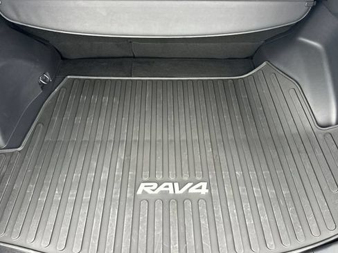 Used 2025 Toyota RAV4 XLE FWD image 19