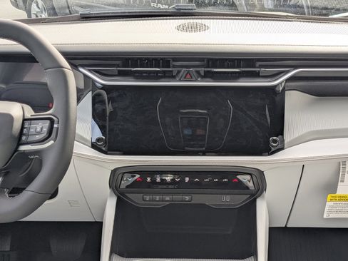 New 2026 Jeep Cherokee Limited AWD/4WD image 25