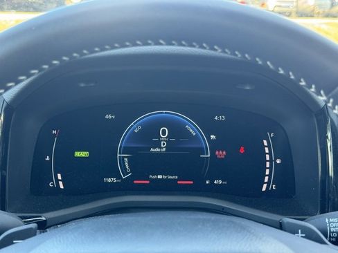 Used 2025 Toyota Camry SE image 17