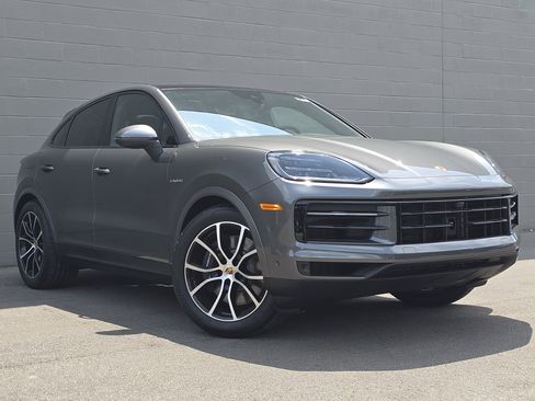 New 2025 Porsche Cayenne E-Hybrid image 7