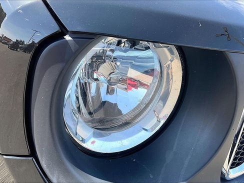 Used 2018 Jeep Renegade Latitude w/ Cold Weather Group AWD/4WD image 25