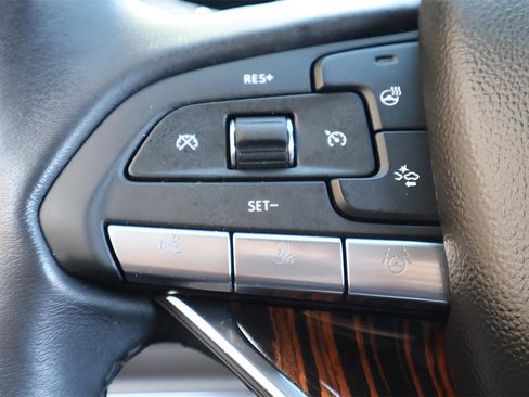 Certified 2023 Cadillac Escalade Premium Luxury image 26