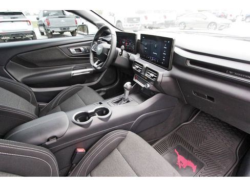 Used 2024 Ford Mustang EcoBoost image 21