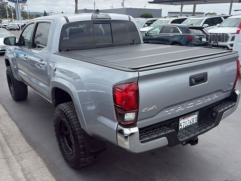 Used 2018 Toyota Tacoma SR5 AWD/4WD image 22